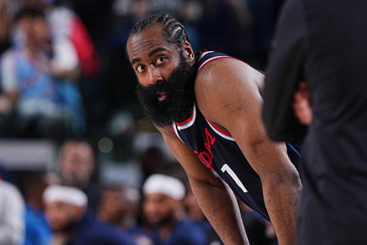 爱游戏- 曝哈登或加盟篮网照片 