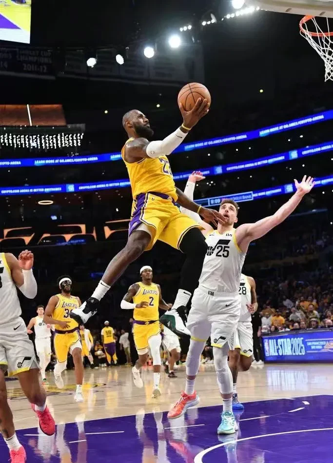 转折点克里夫兰骑士回应争议，NBA季后赛转会期攻防权衡，话题不断，赛程密集仍需轮换的简单介绍