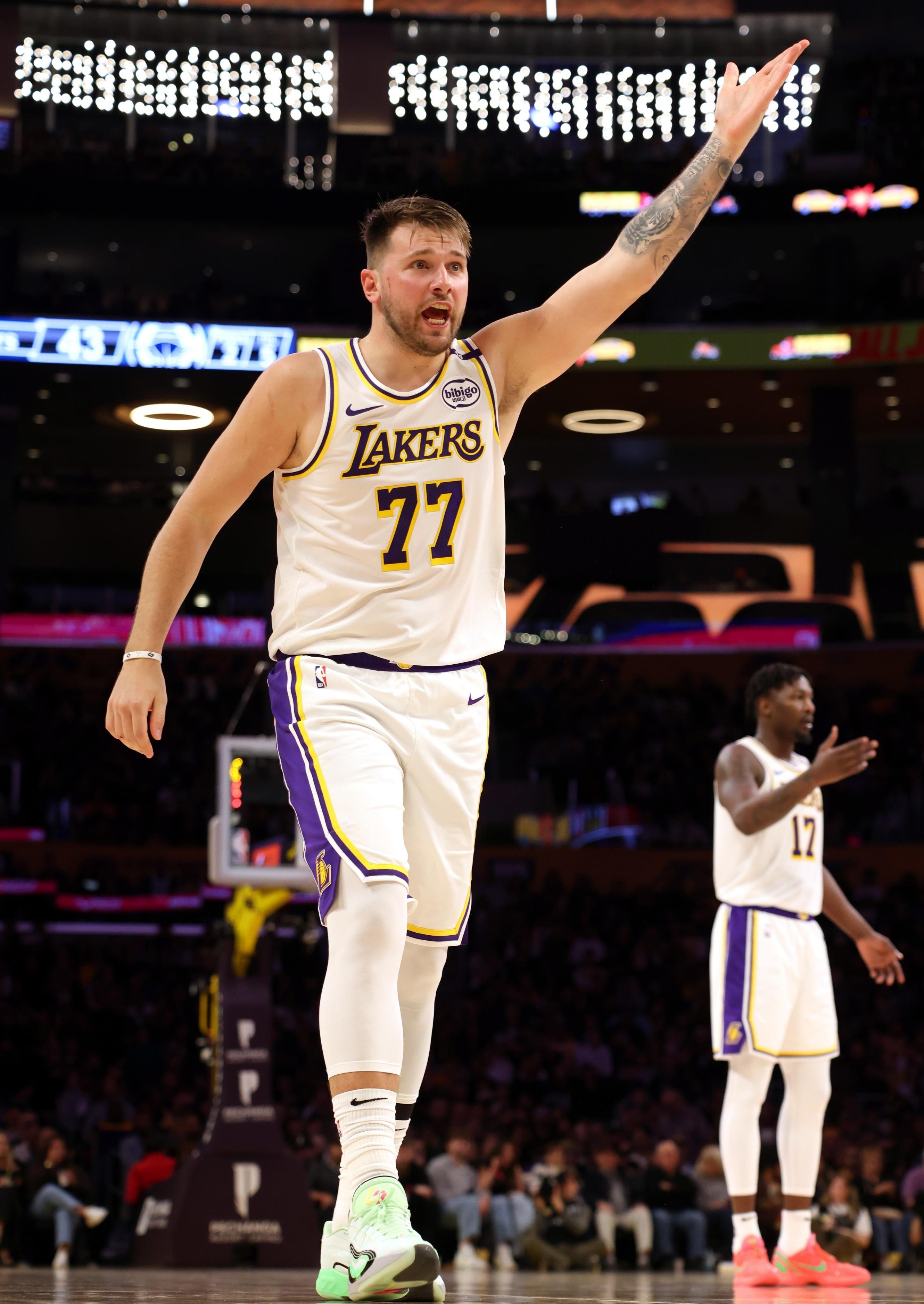 爱游戏在线-关于今晨NBA常规赛焦点战，门兴格拉德巴赫外线爆发，话题不断，赛季目标并未改变的信息